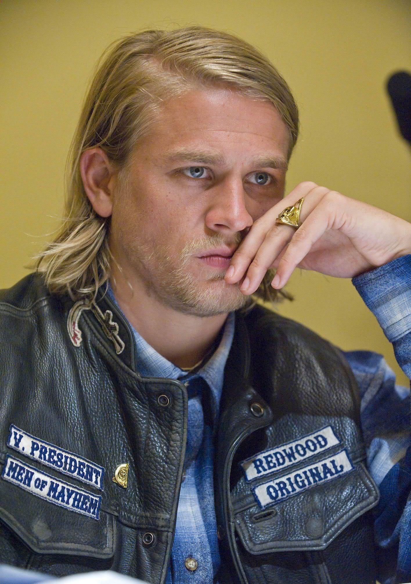 Jax Teller - Charlie Hunnam Sons Of Anarchy - HD Wallpaper 