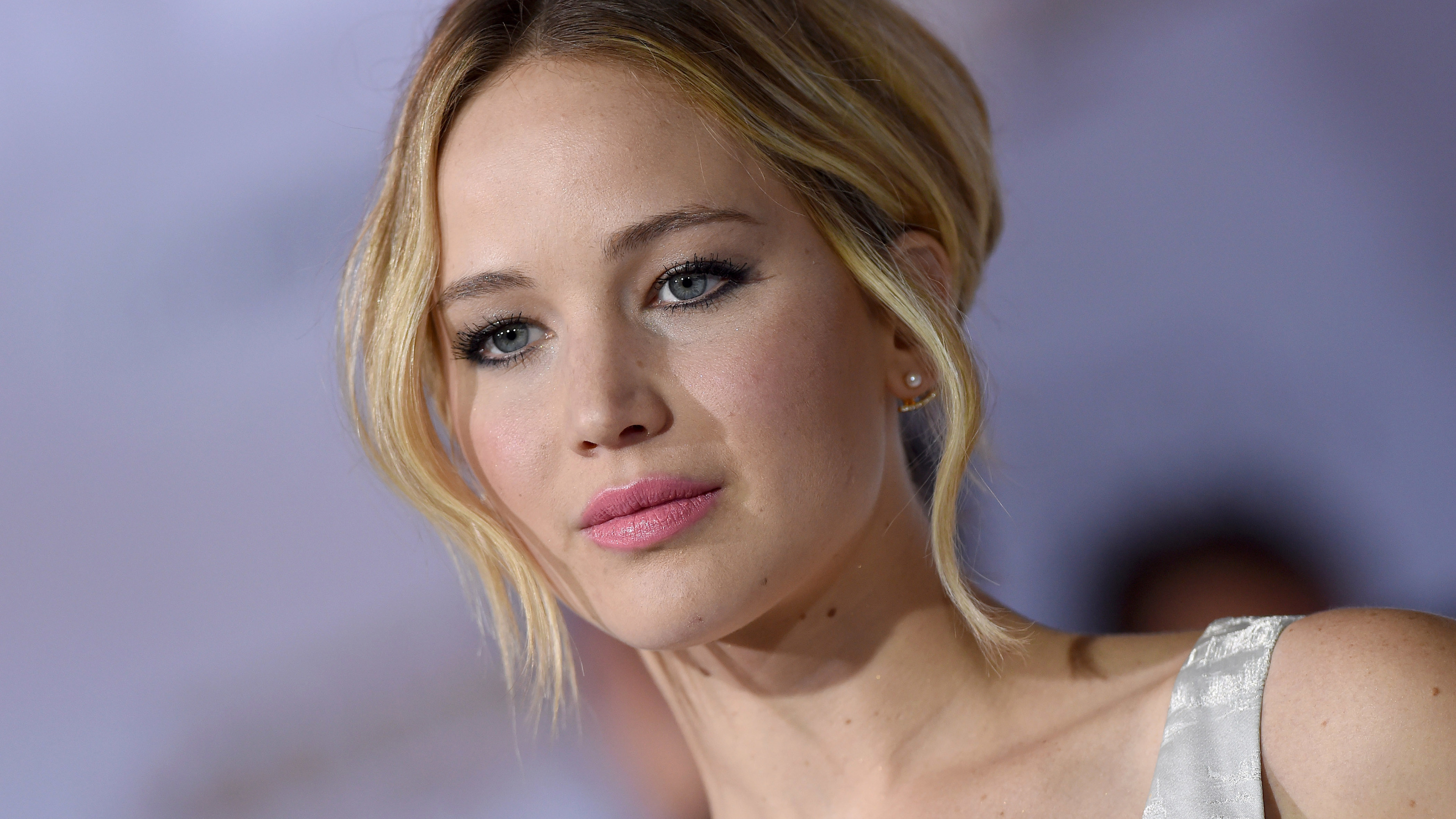Jennifer Lawrence 2017 - Daily Stormer Jennifer Lawrence - HD Wallpaper 
