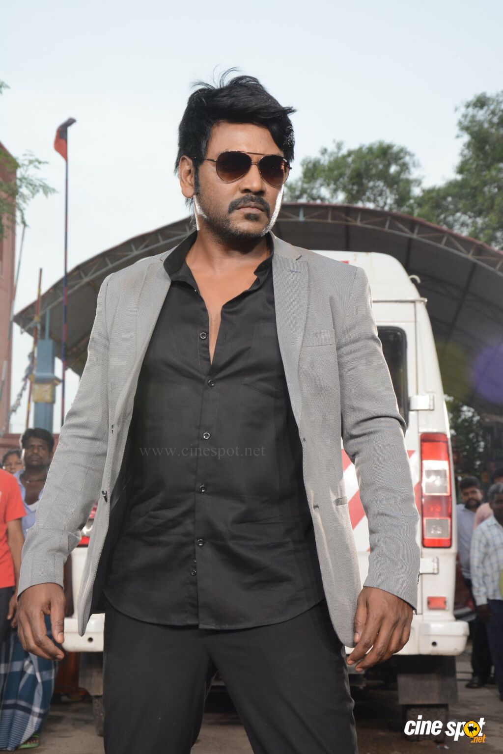 Raghava Lawrence In Shivalinga - HD Wallpaper 