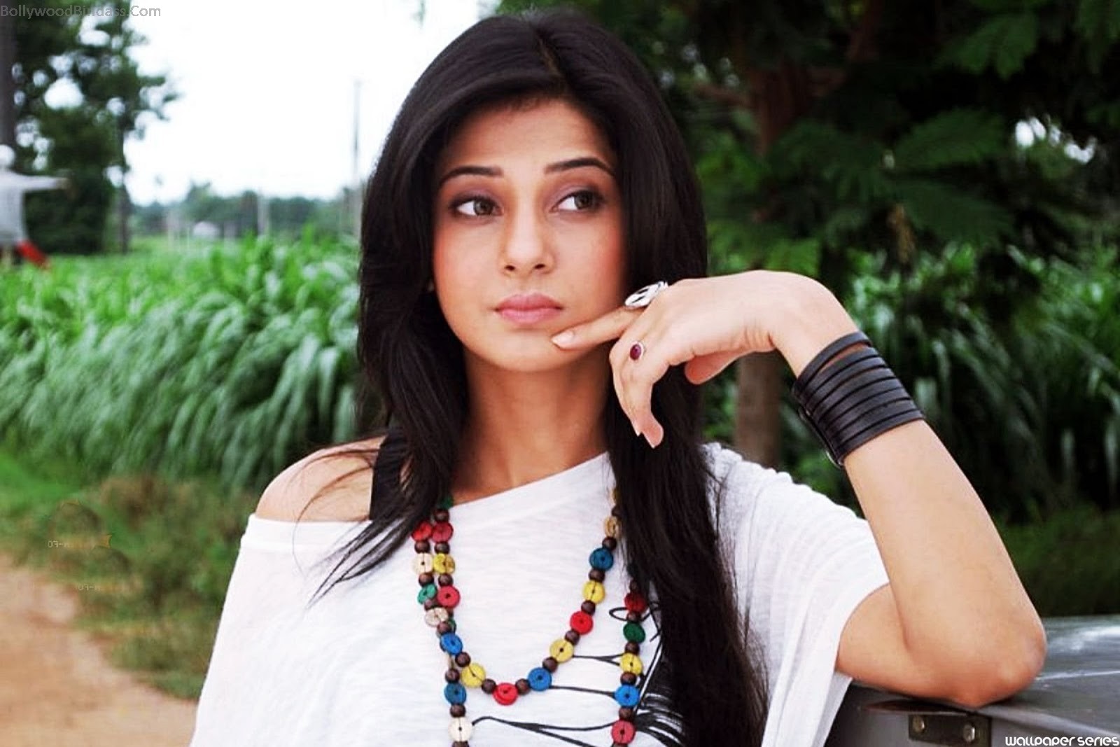 Jennifer Winget Age - Jennifer Winget - HD Wallpaper 