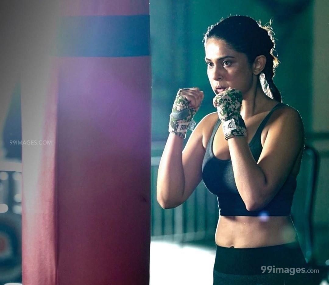 Jennifer Winget Beautiful Hd Photoshoot Stills & Mobile - Jennifer Winget Dating Tanuj Virwani - HD Wallpaper 