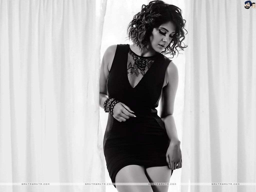 Jennifer Winget Wallpaper - Jennifer Winget Hot - HD Wallpaper 