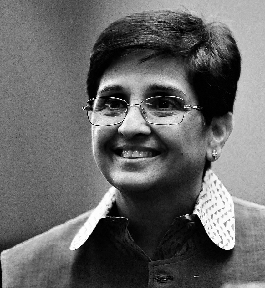 Kiran Bedi - Kiran Bedi Black And White - HD Wallpaper 