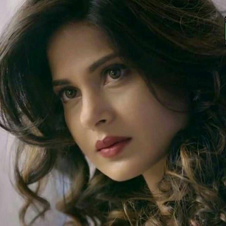 Maya Hd Wallpaper Maya Beyhadh - HD Wallpaper 