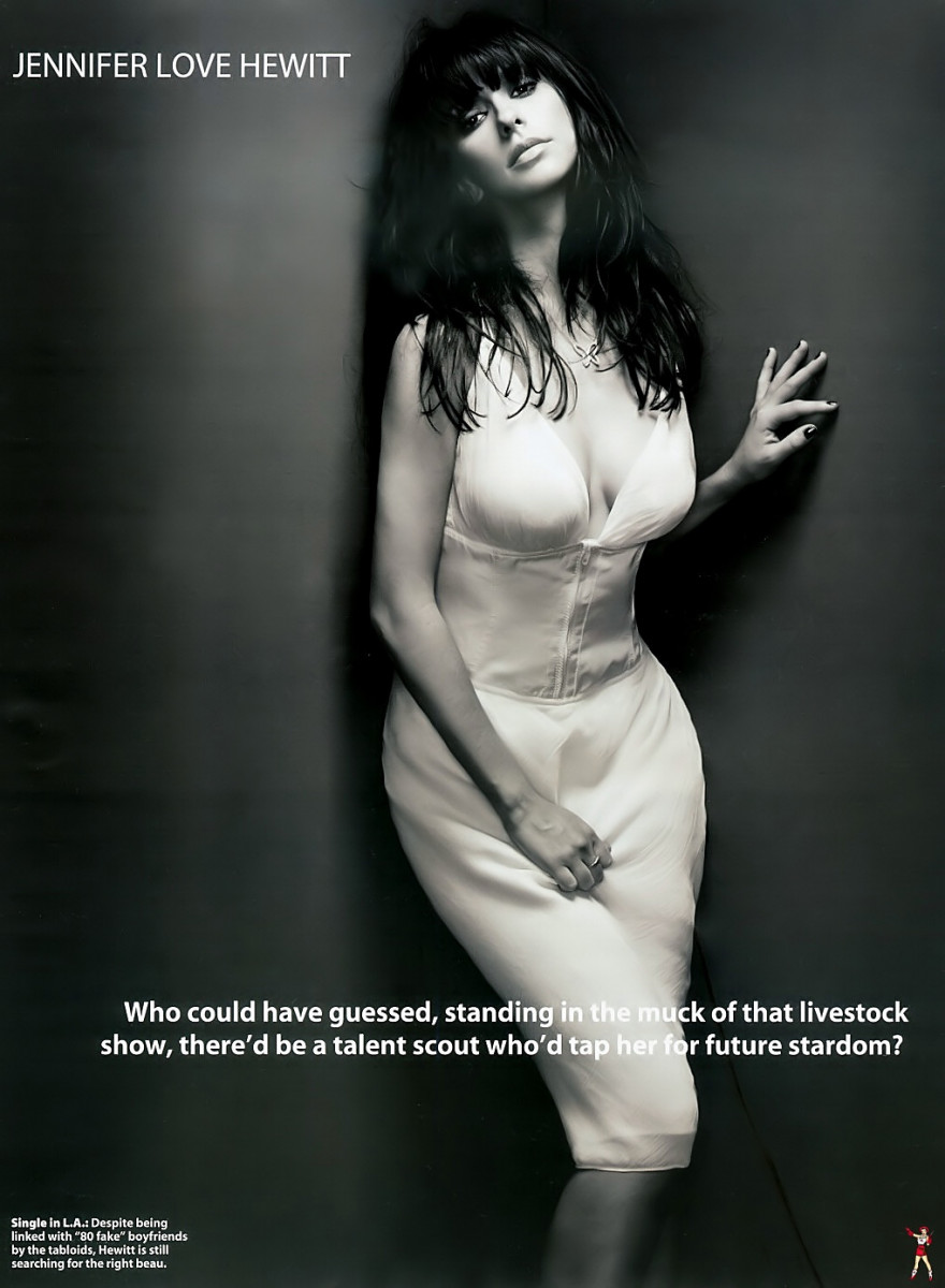 Jennifer Love Hewitt - Jennifer Love Hewitt Wallpaper Black And White - HD Wallpaper 