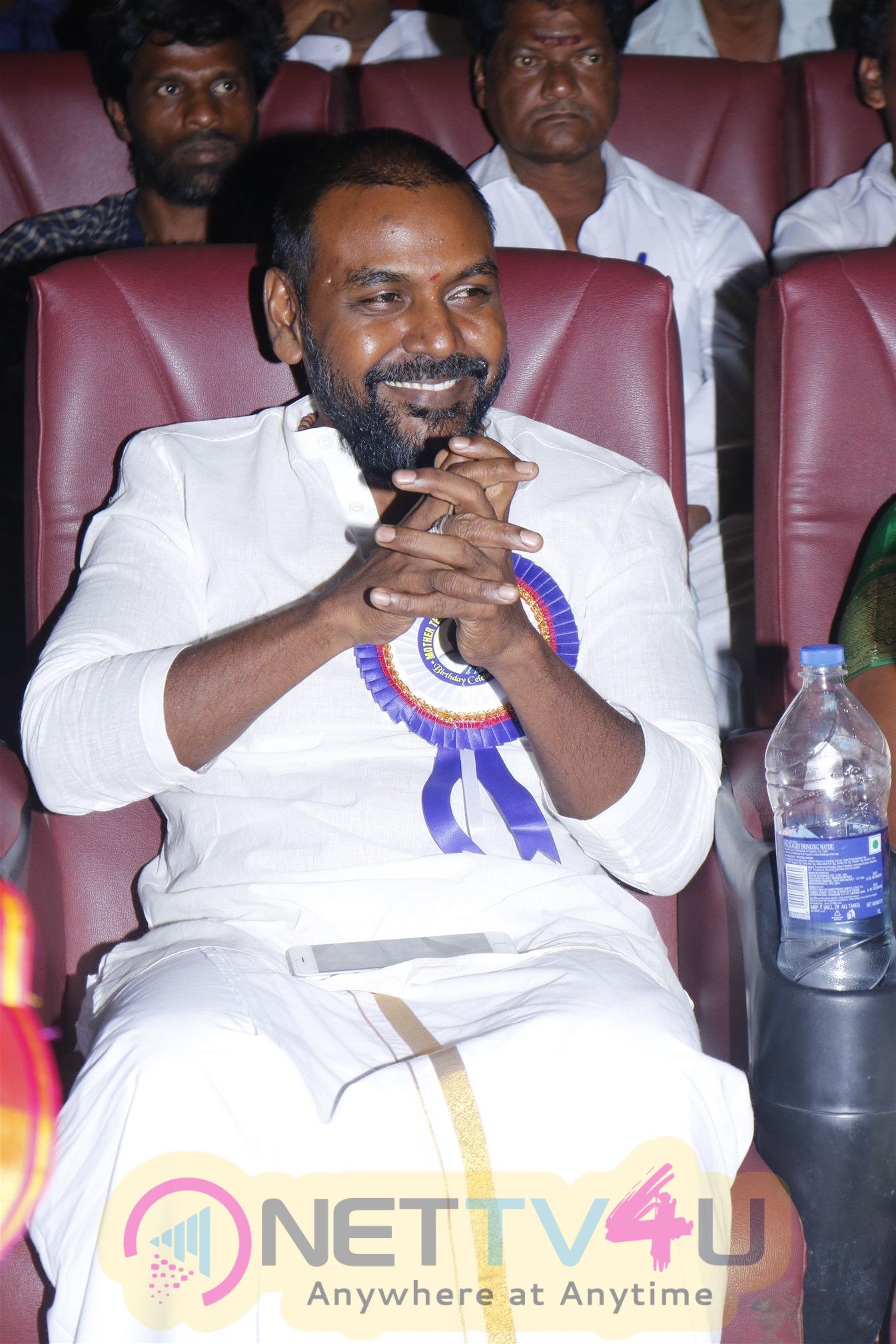 Raghava Lawrence Mother Teresa Award - HD Wallpaper 