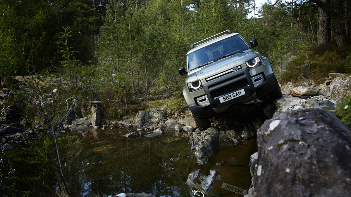 Land Rover Defender Drive - HD Wallpaper 