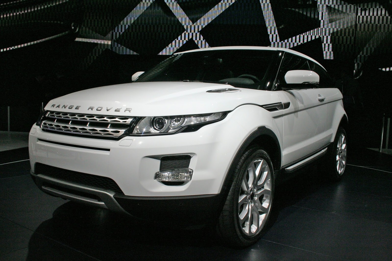Range Rover 2012 - HD Wallpaper 