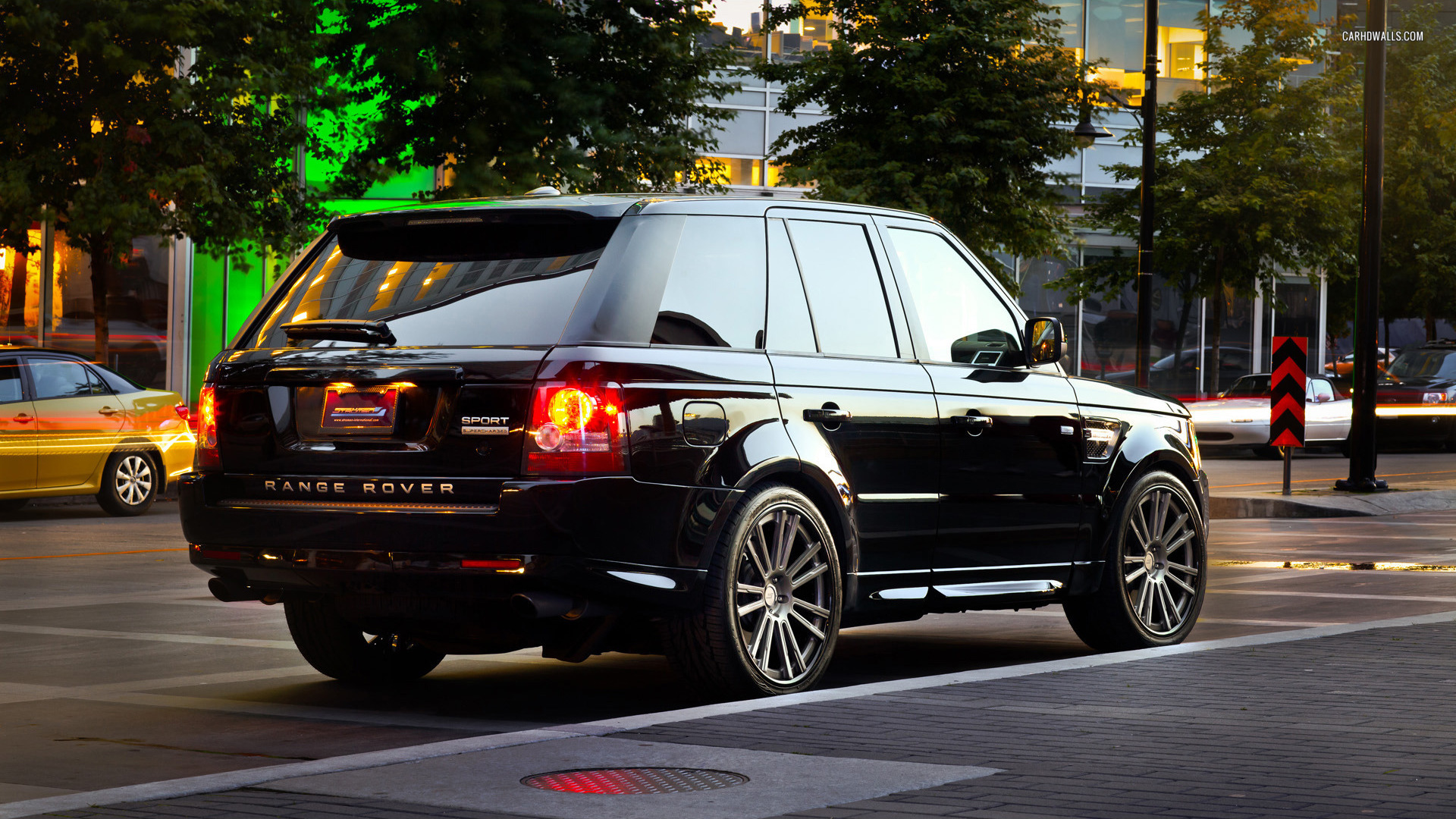 Land Rover Range Rover Sport - 2012 Range Rover Sport Rear - HD Wallpaper 