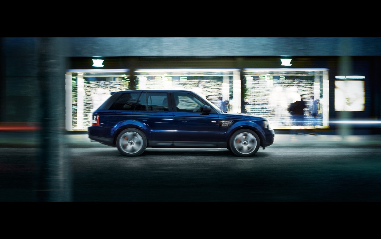 2013 Land Rover Range Rover Sport Motion Side Wallpapers - Range Rover Sport Model 2013 - HD Wallpaper 