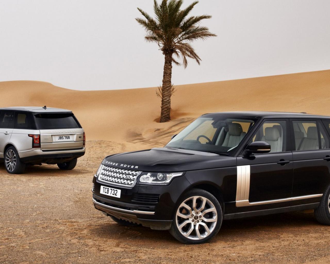 Beautiful Cars Land Rover Land Rover - Range Rover In Desert - HD Wallpaper 