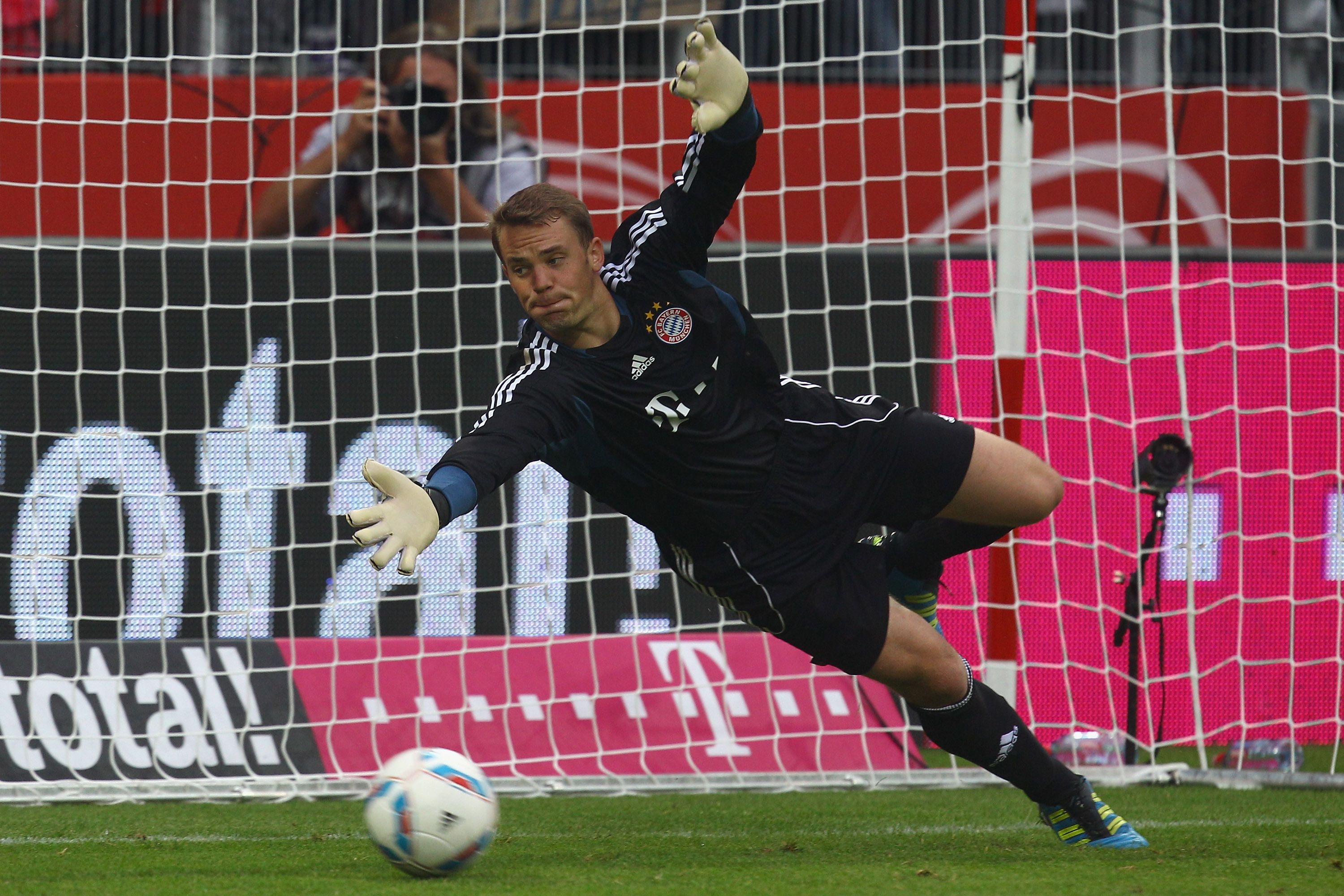 Manuel Neuer Wallpaper - Manuel Neuer Photoshop - HD Wallpaper 