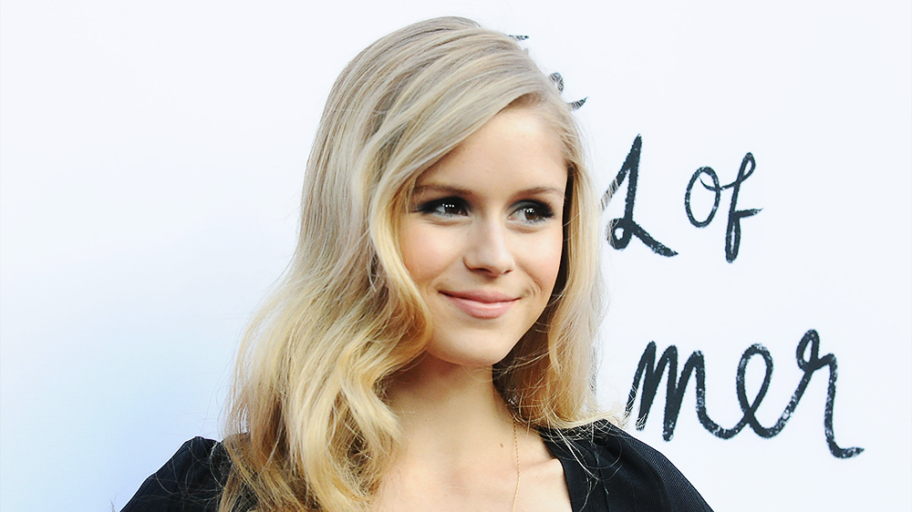 Erin Moriarty age, Birthday, Height, Net Worth, Family, - Erin Moriarty Age - HD Wallpaper 