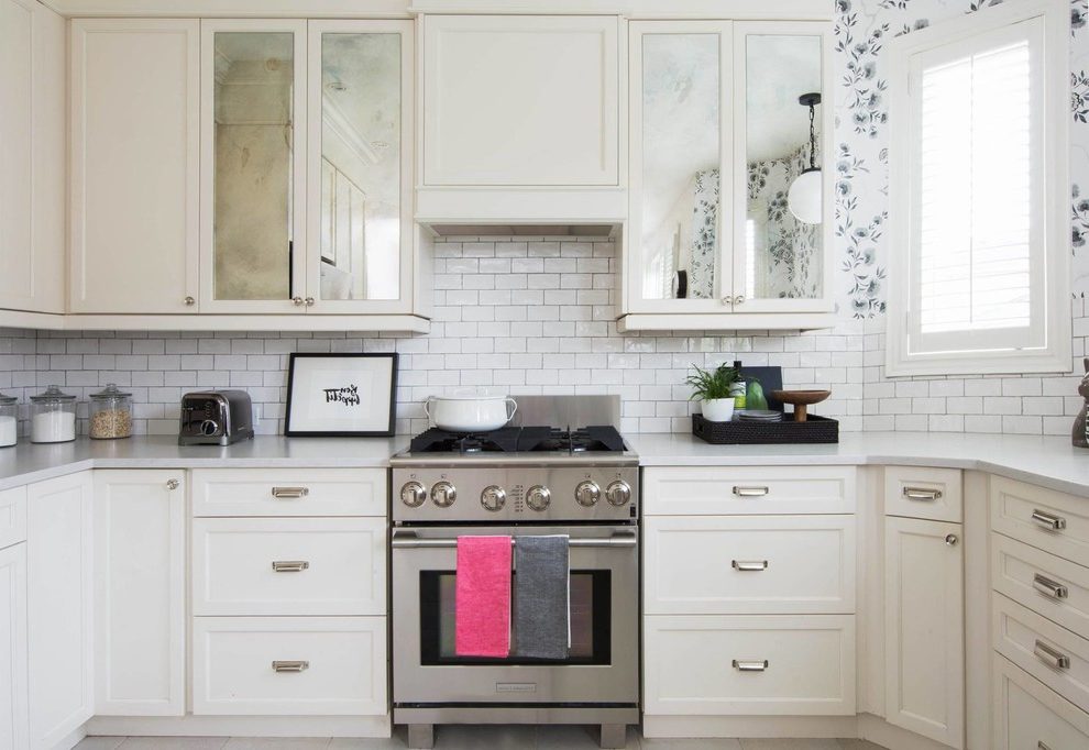 Houston White Travertine With Modern Toasters Kitchen - Kitchen - HD Wallpaper 