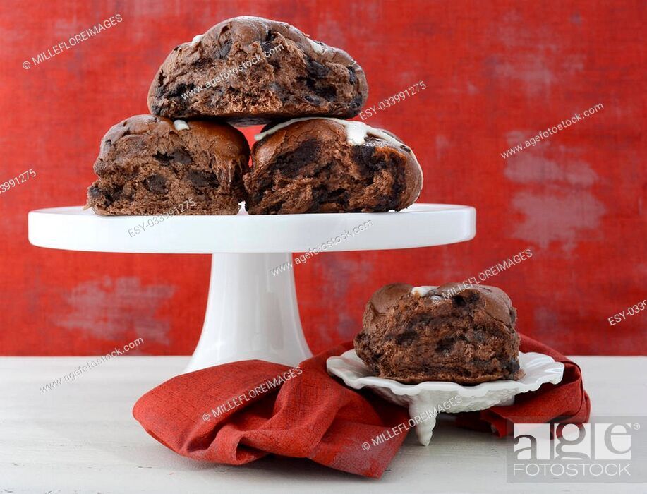 Chocolate Fruit Buns On White Cake Stand On White Shabby - Cake - HD Wallpaper 