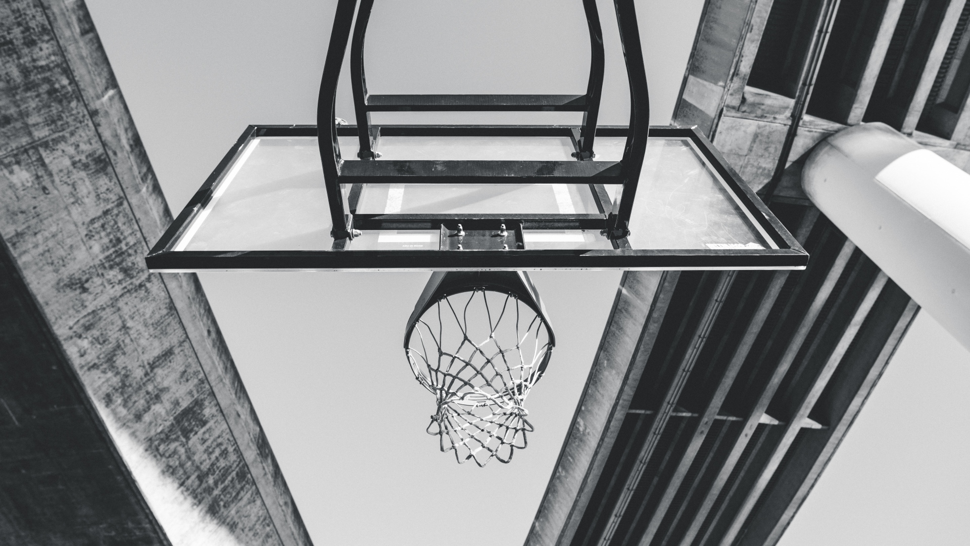 Basketball Goal Wallpaper Black - HD Wallpaper 