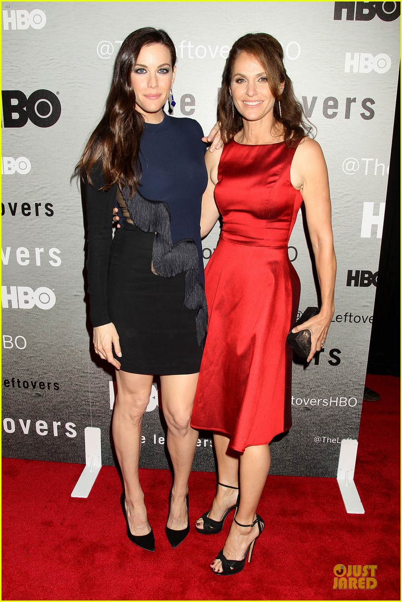 Cast @ Leftovers - Amy Brenneman And Liv Tyler - HD Wallpaper 