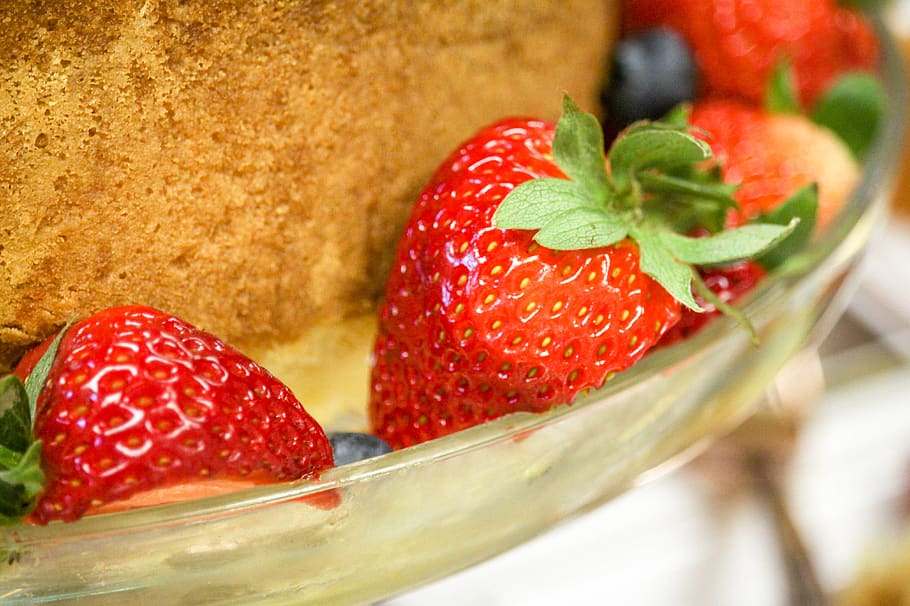 Cake, Blueberry, Strawberry, Fork, Bunted, Food, Food - Strawberry - HD Wallpaper 