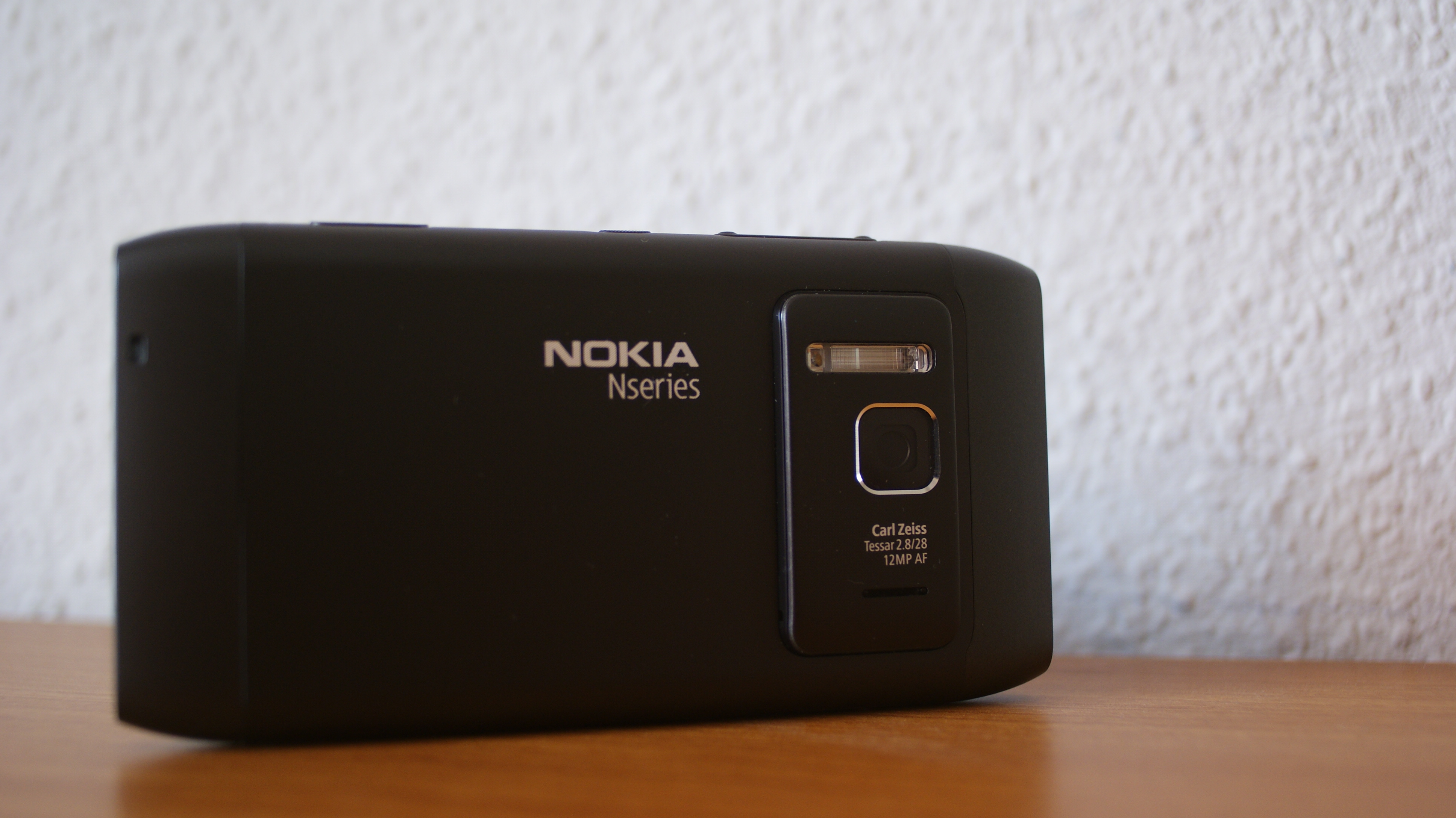 Nokia N8 Black - HD Wallpaper 