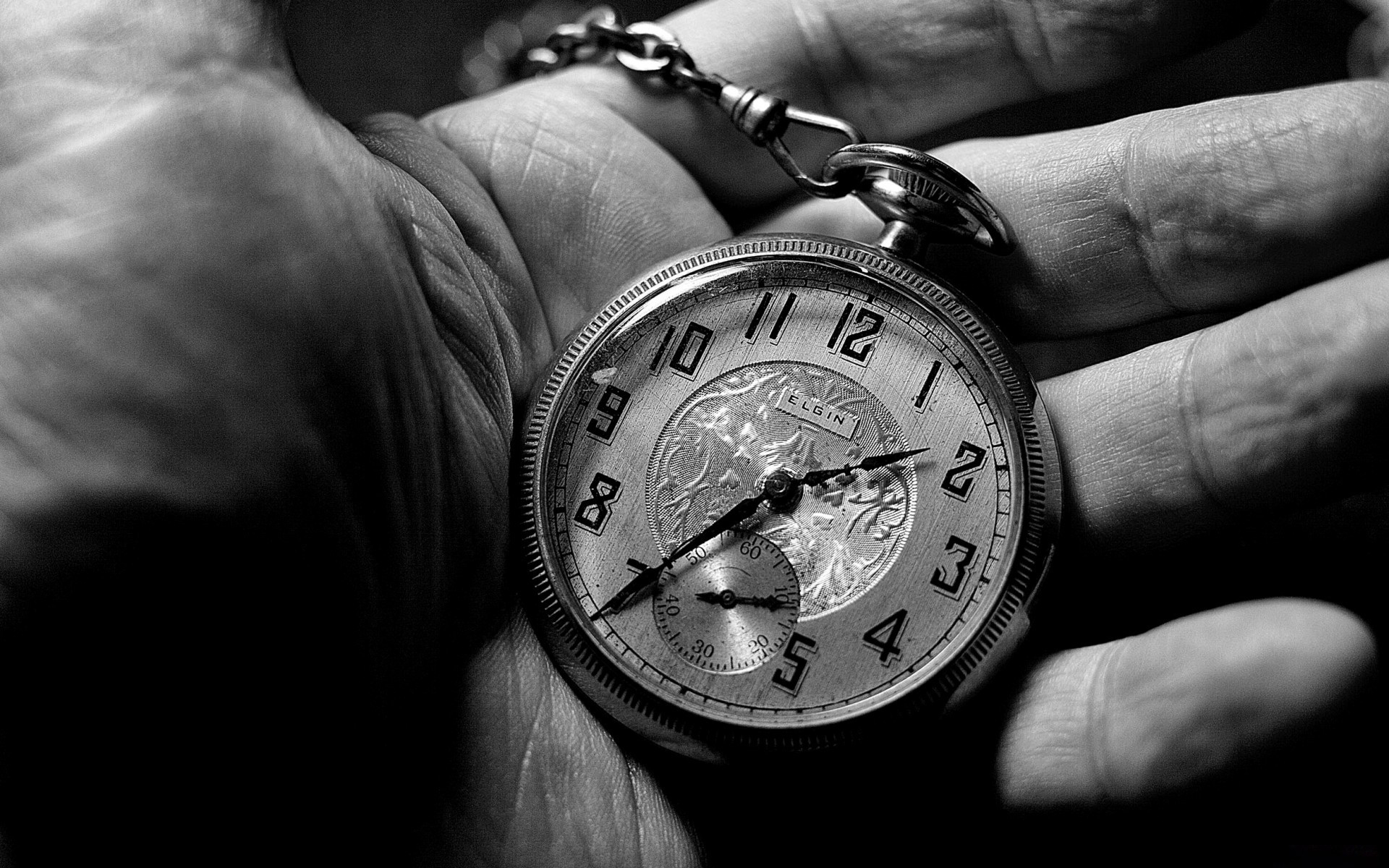 Wallpaper Hd Old Watch Wallpaper Old Watch Watch On - Pocket Watch In Hand - HD Wallpaper 