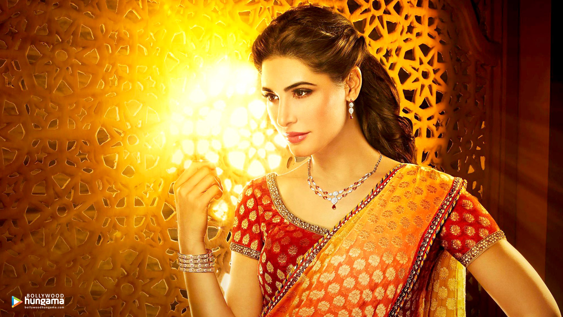 Nargis Fakhri - HD Wallpaper 