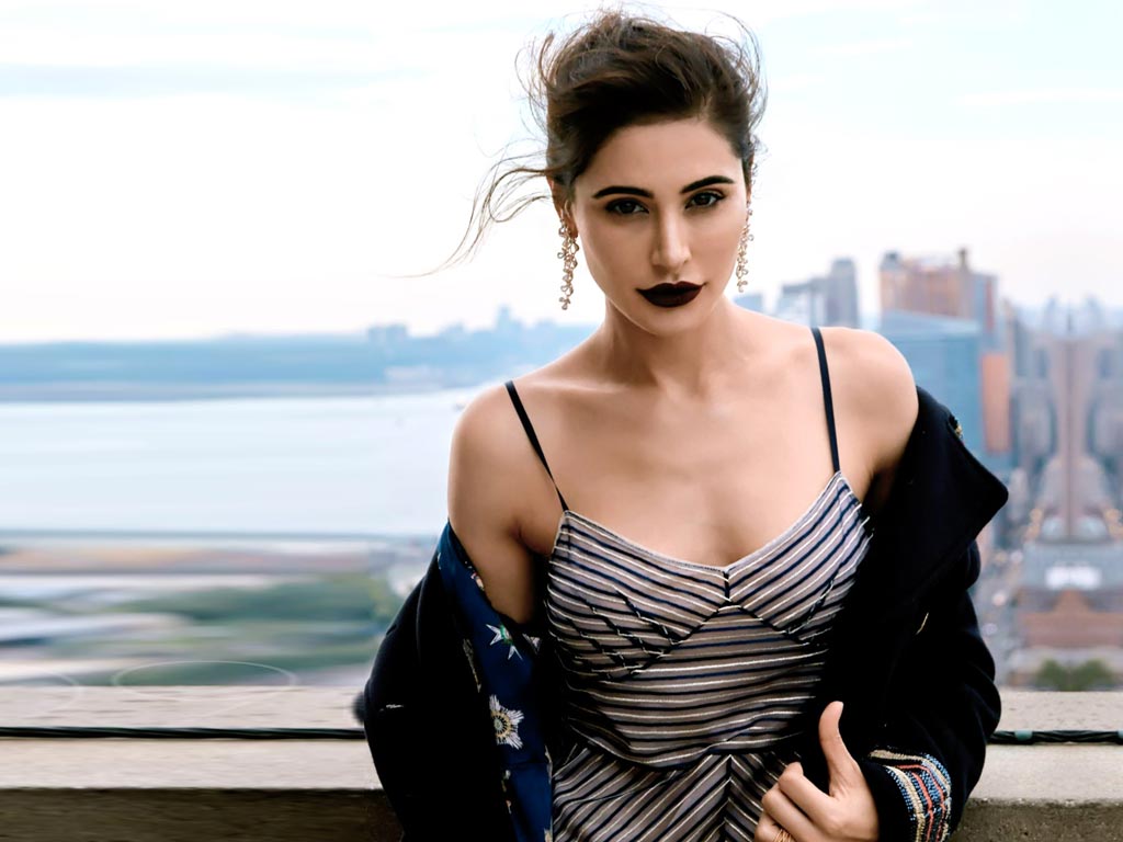 Nargis Fakhri Sexy And Hot - HD Wallpaper 