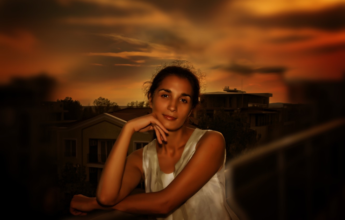 Photo Wallpaper Girl, Sky, Beautiful, Brunette, Look, - Girl - HD Wallpaper 