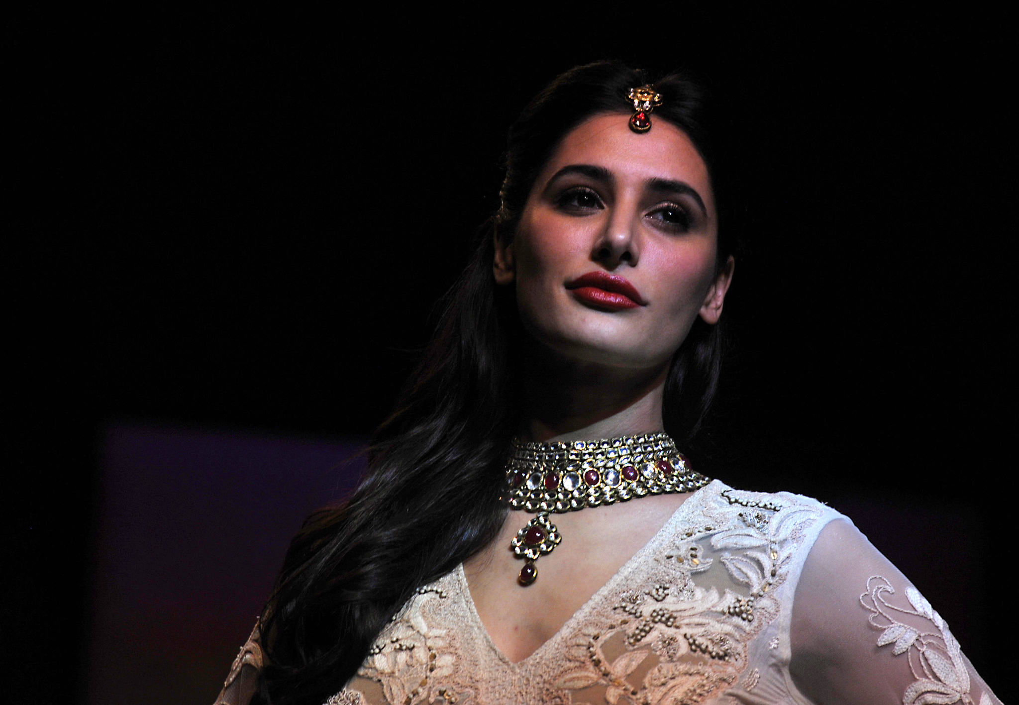 Nargis Fakhri - HD Wallpaper 