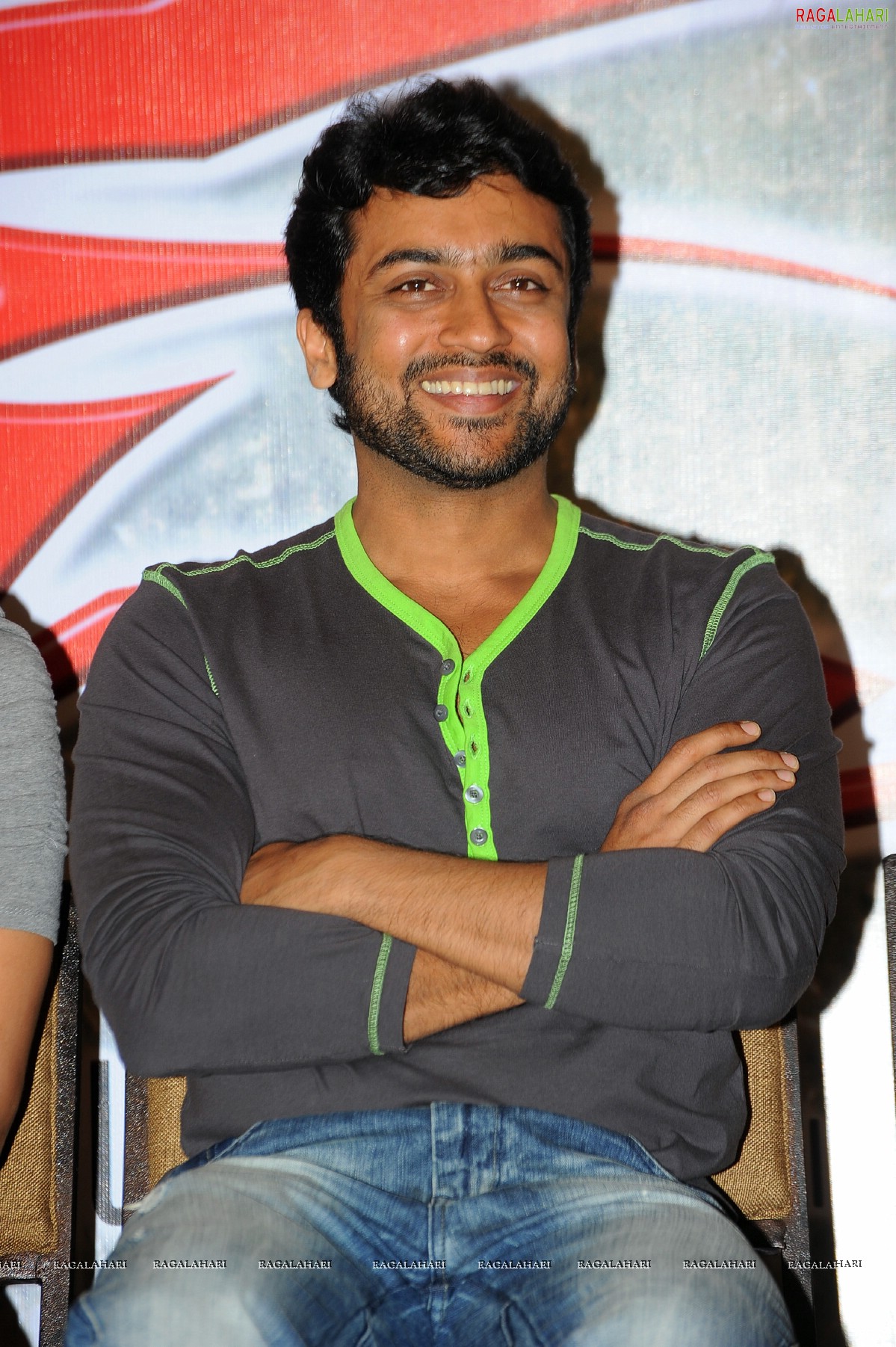 Surya In Ezham Arivu - HD Wallpaper 