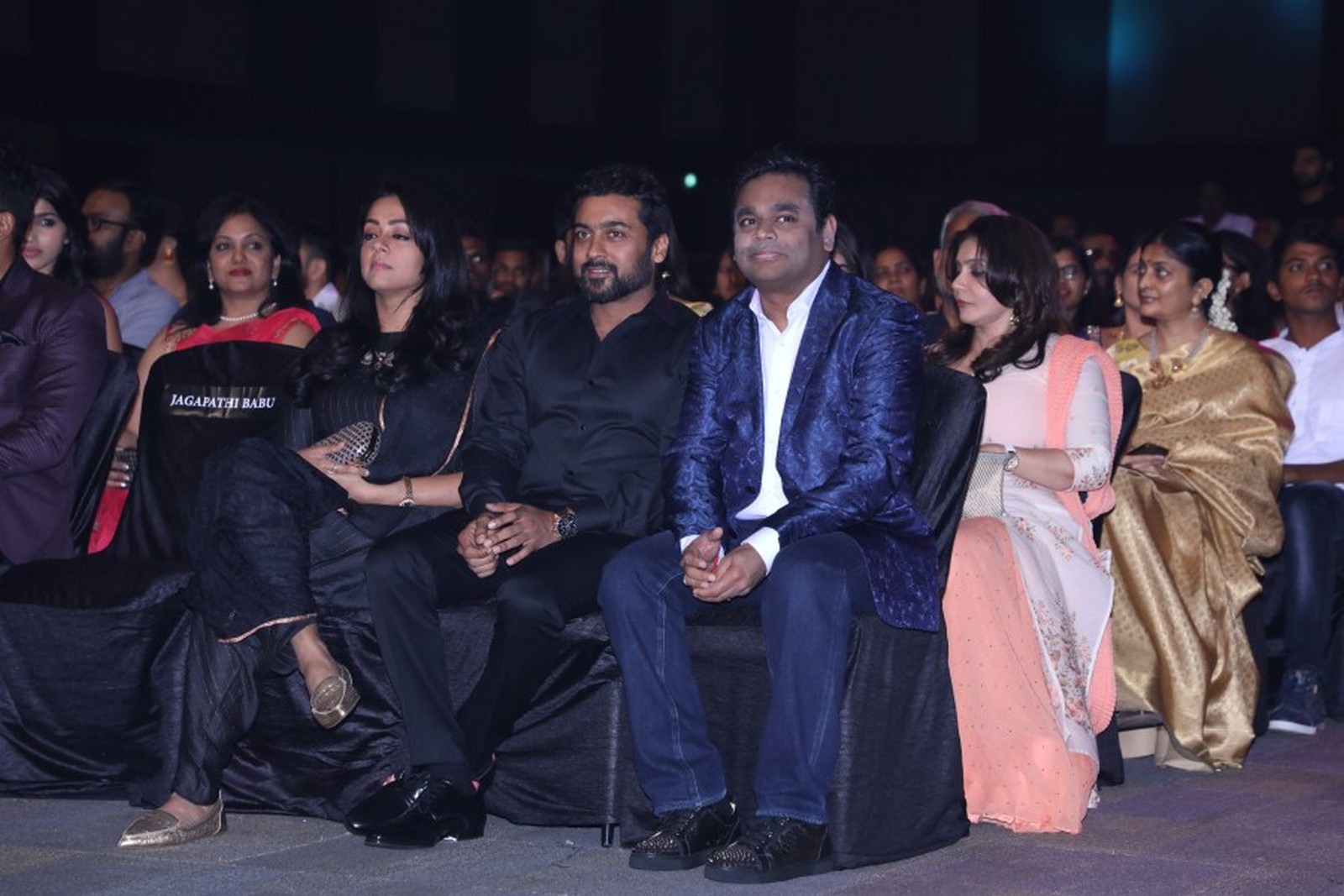 Suriya At Filmfare Awards - HD Wallpaper 
