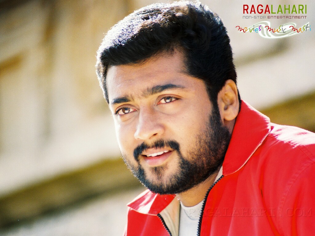 Mounam Pesiyadhe Movie Surya - HD Wallpaper 
