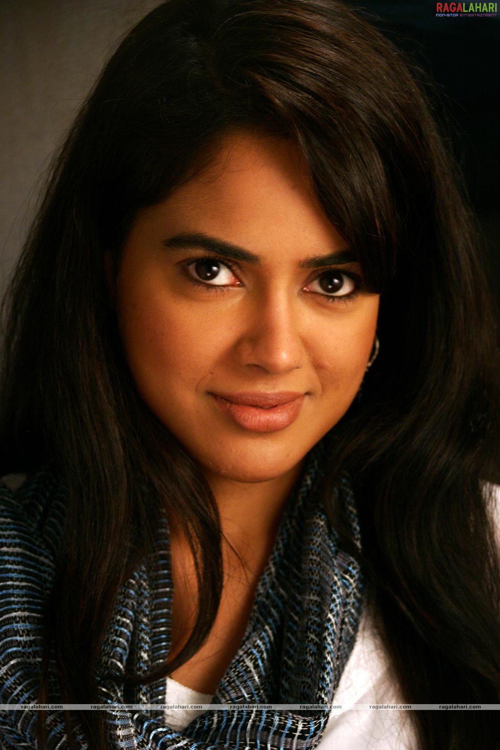 Nice Images Collection - Sameera Reddy Vaaranam Aayiram - HD Wallpaper 