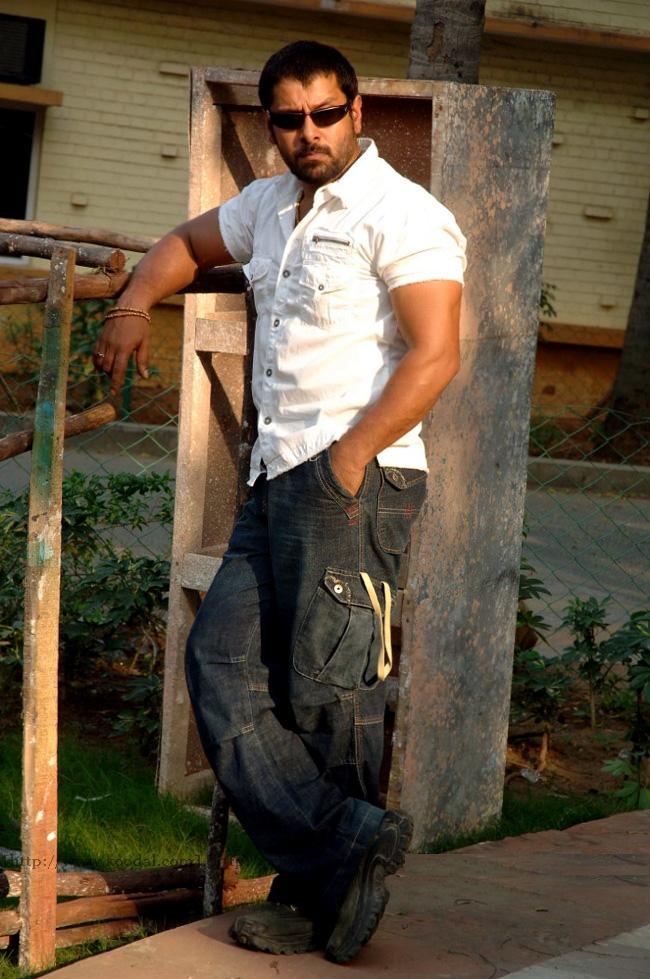 Indian Actor Vikram Latest Hd Photoshoot - Actor Vikram Hd Images Download - HD Wallpaper 