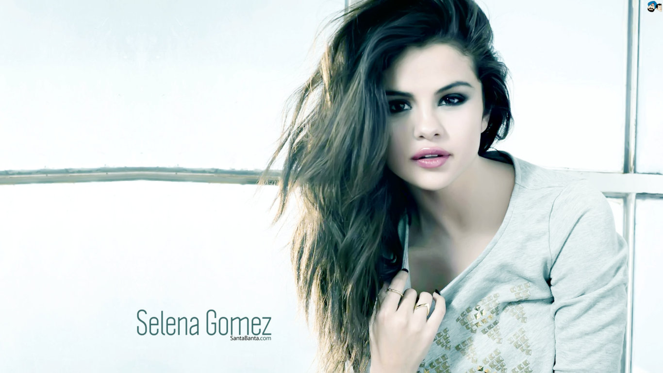 Selena Gomez White Top Hd Wallpaper - Selena Gomez And C Ronaldo - HD Wallpaper 