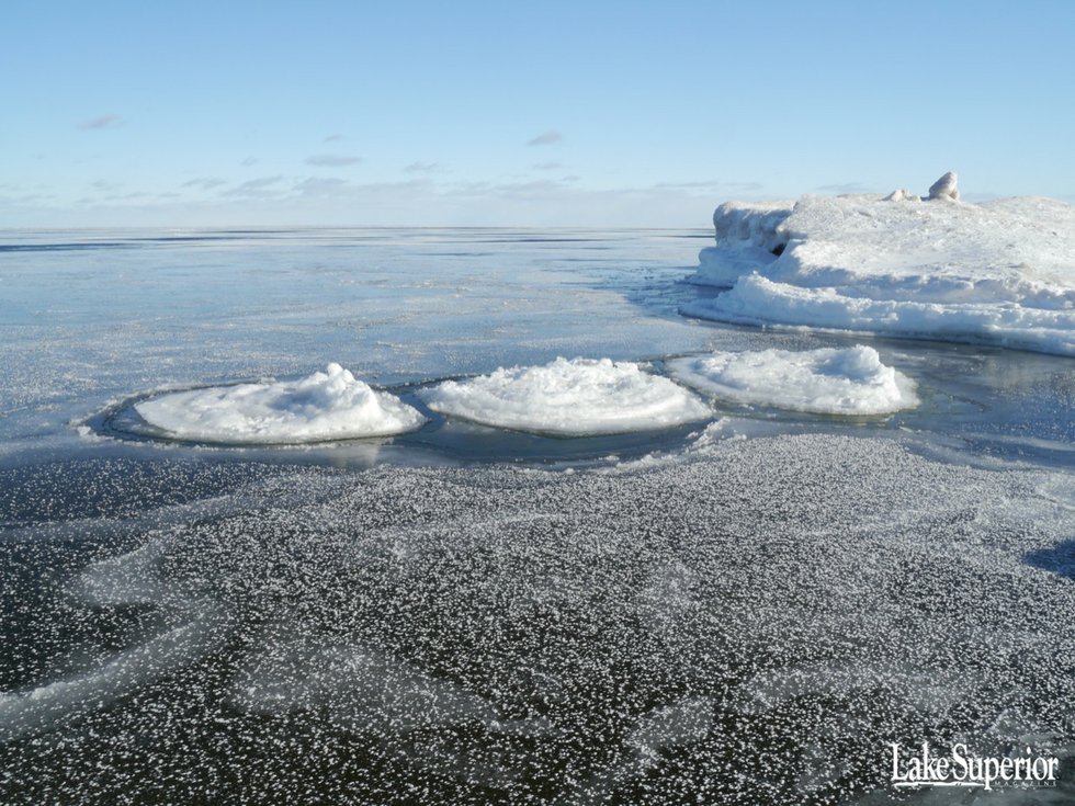 Park Point Winter Wallpaper - Iceberg - HD Wallpaper 