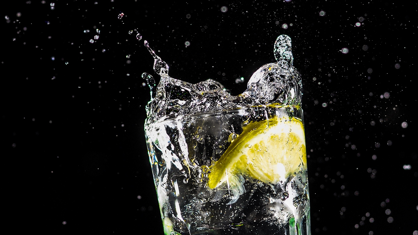 Wallpaper Glass, Lemon, Spray, Drops, Liquid, Water - Water - HD Wallpaper 