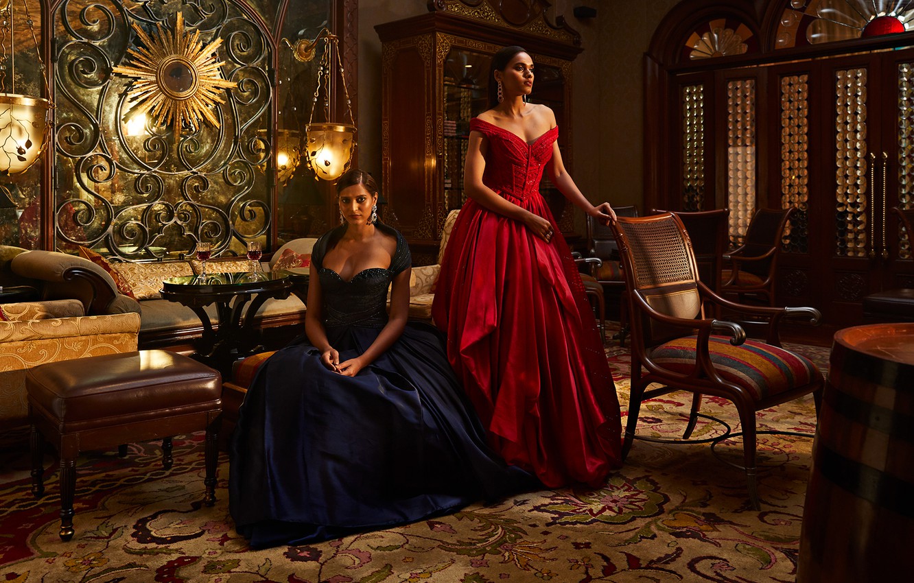 Photo Wallpaper Fashion, Model, Pose, Indian, Fashion - Gown - HD Wallpaper 