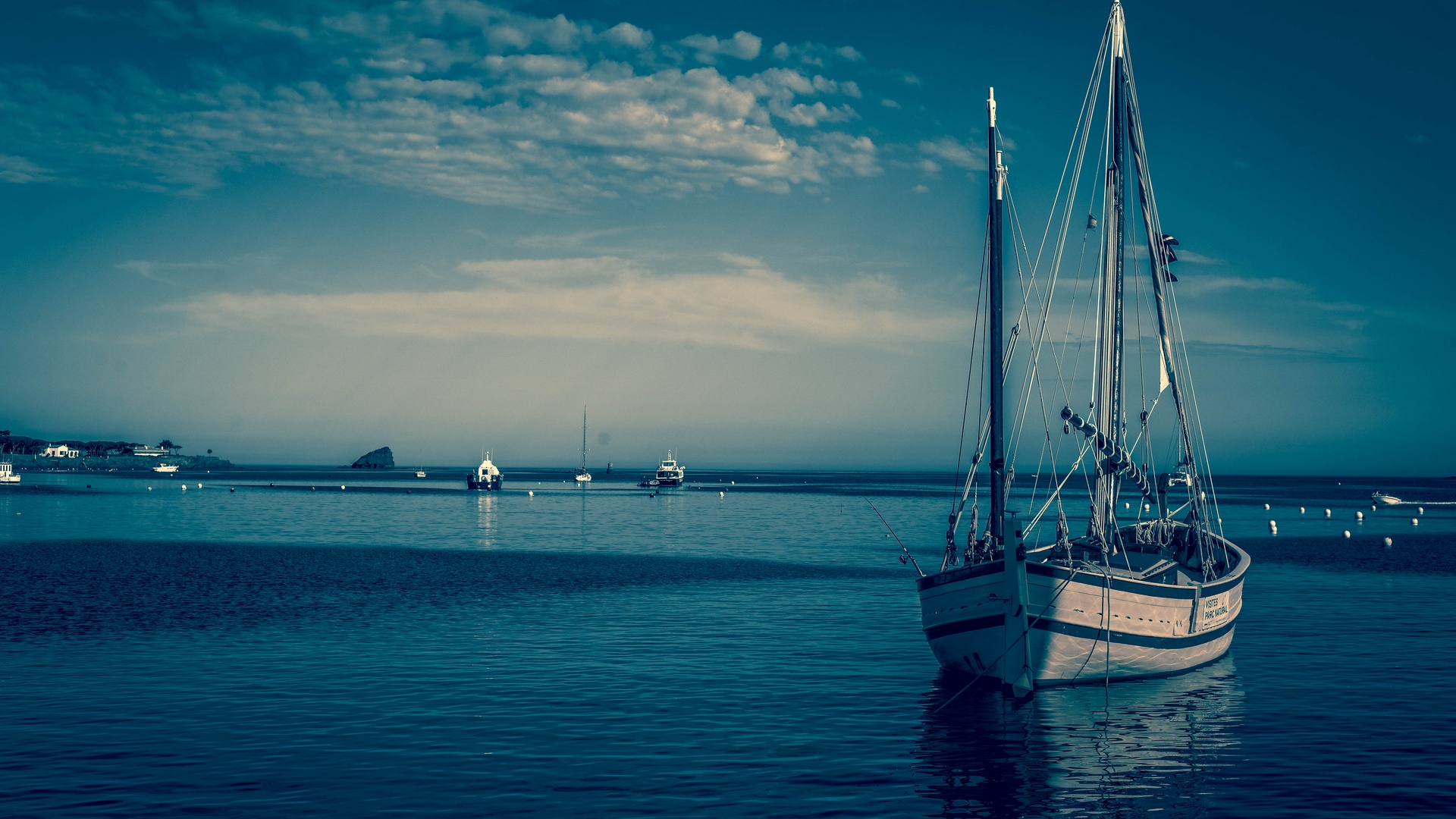 Wallpaper Boat, Harbor, Sea - Boat Wallpaper 4k - HD Wallpaper 