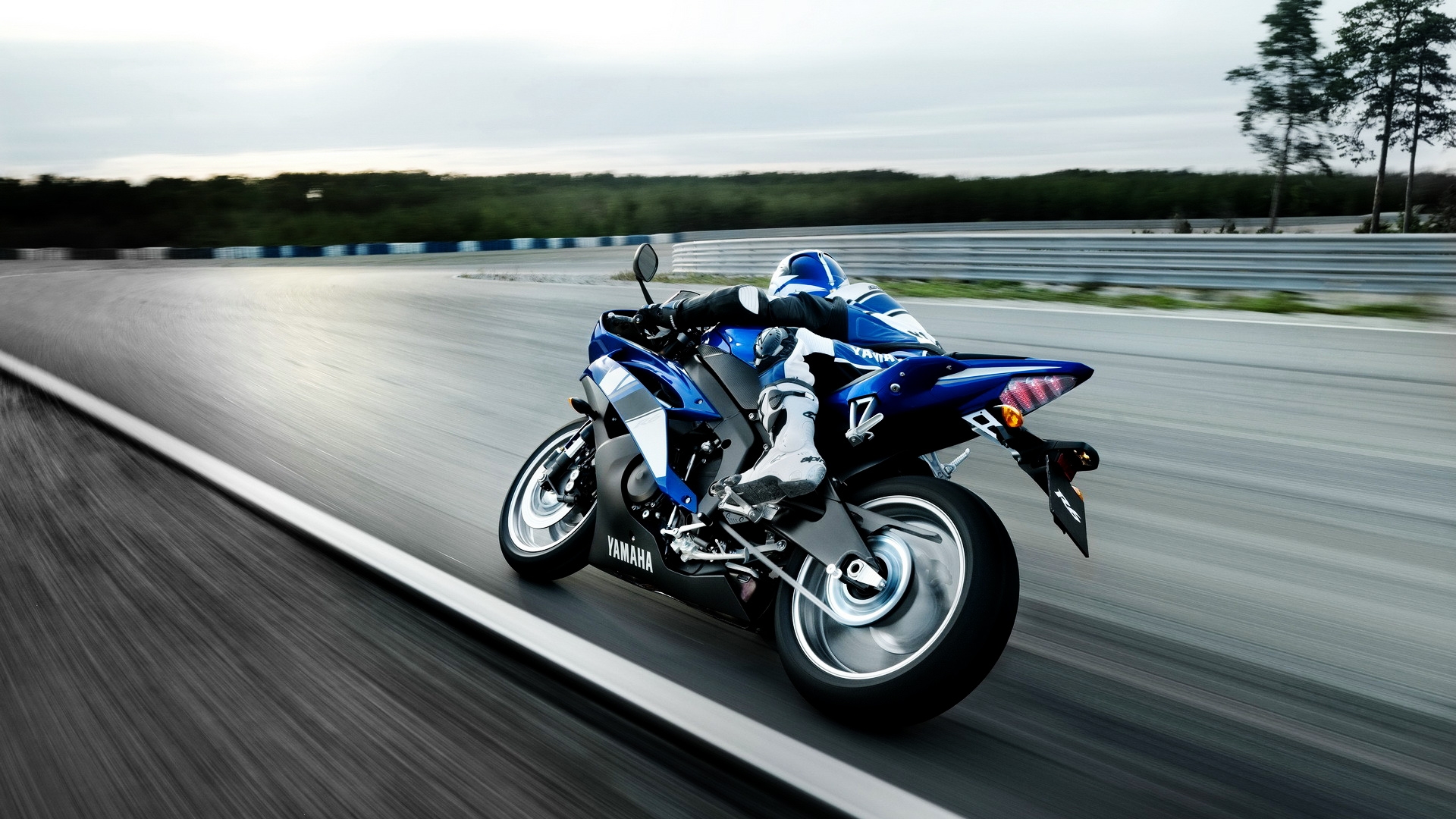 Yamaha R1 Wallpapers - Motorcycle - HD Wallpaper 