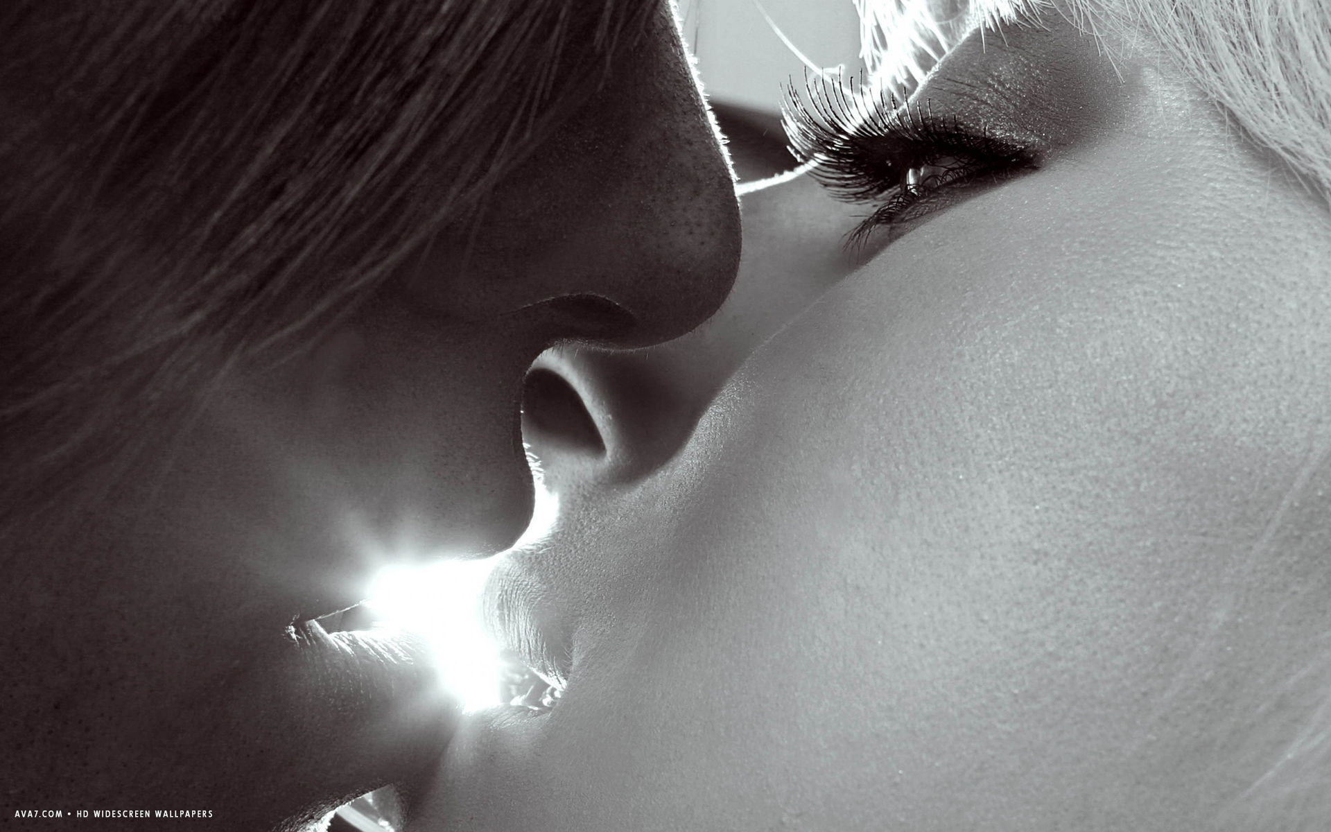 Romantic Kiss First Love Gentle Couple Lips Hd Widescreen - Couple Romantic Love Kiss - HD Wallpaper 