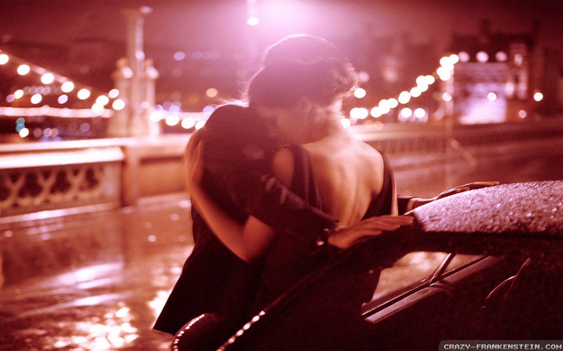 Romantic Embrace Wallpapers - Ganga Kiss - HD Wallpaper 