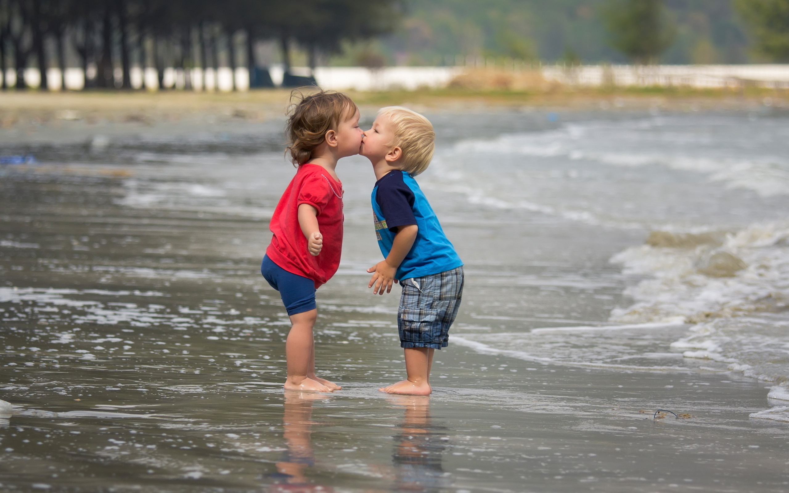 Anime Boy Children Girl Kiss Beach Up Net 947934 Wallpaper - Kiss Hd Wallpapers 1080p - HD Wallpaper 
