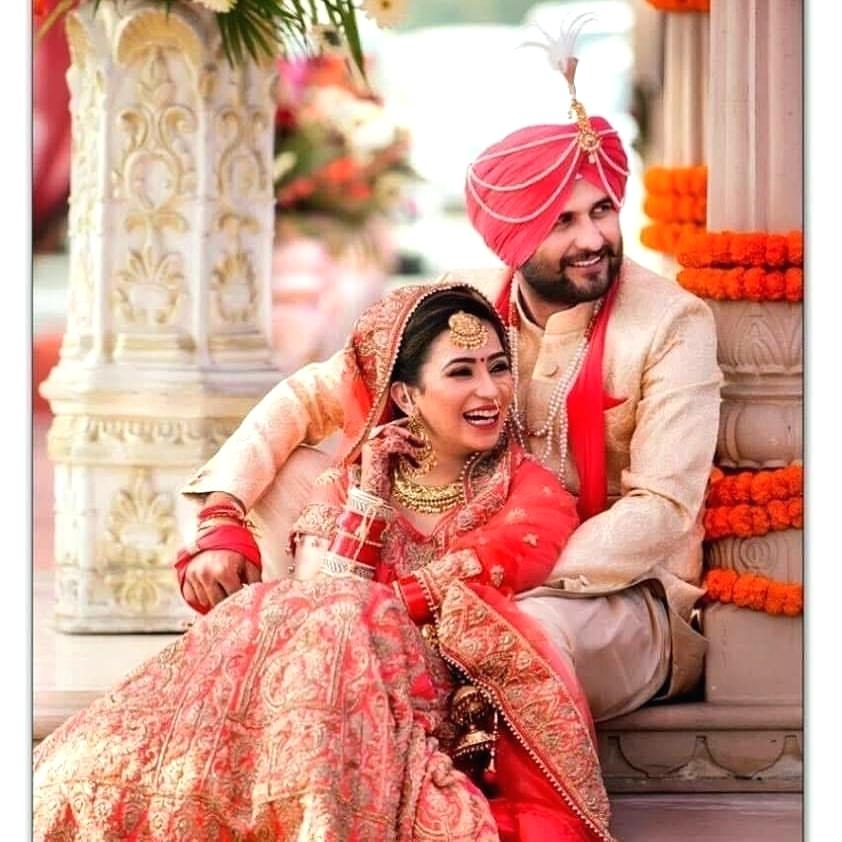 Punjabi Couple In Wedding Dress Sweet Wedding Couple - Cute Couple Pic Dp - HD Wallpaper 