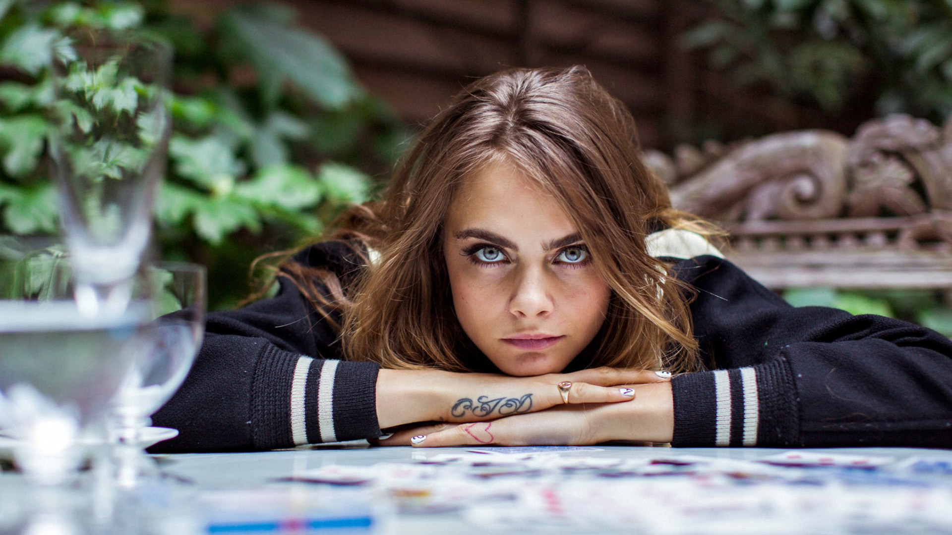 Cara Delevingne - HD Wallpaper 