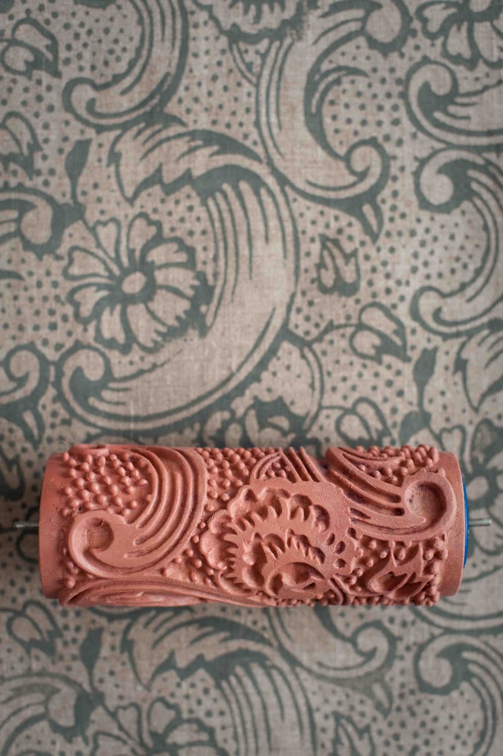 Paint Roller Looks Like Wallpaper - Royal Paint Design Roller - HD Wallpaper 