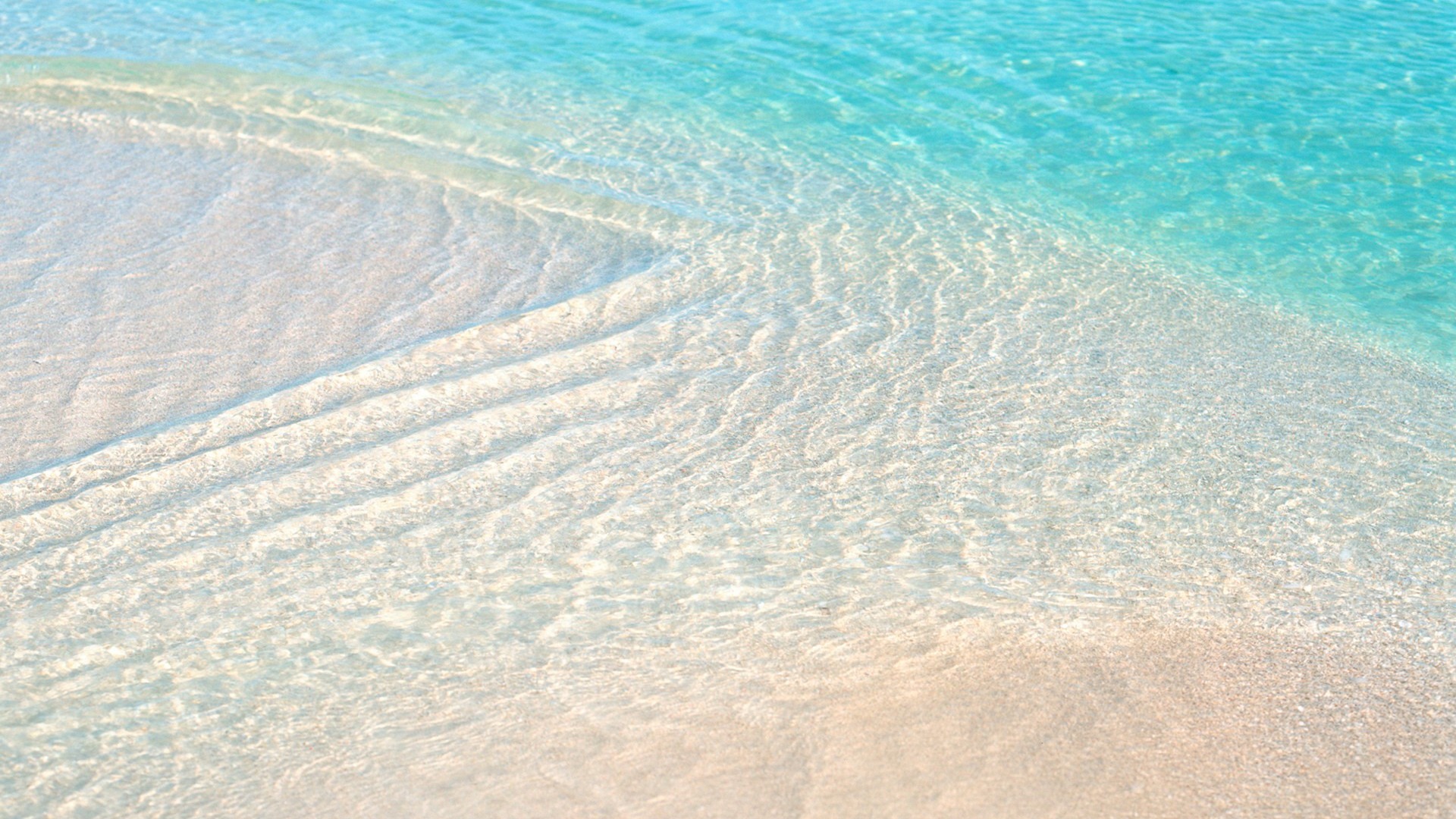 Clear Water Wallpaper - HD Wallpaper 