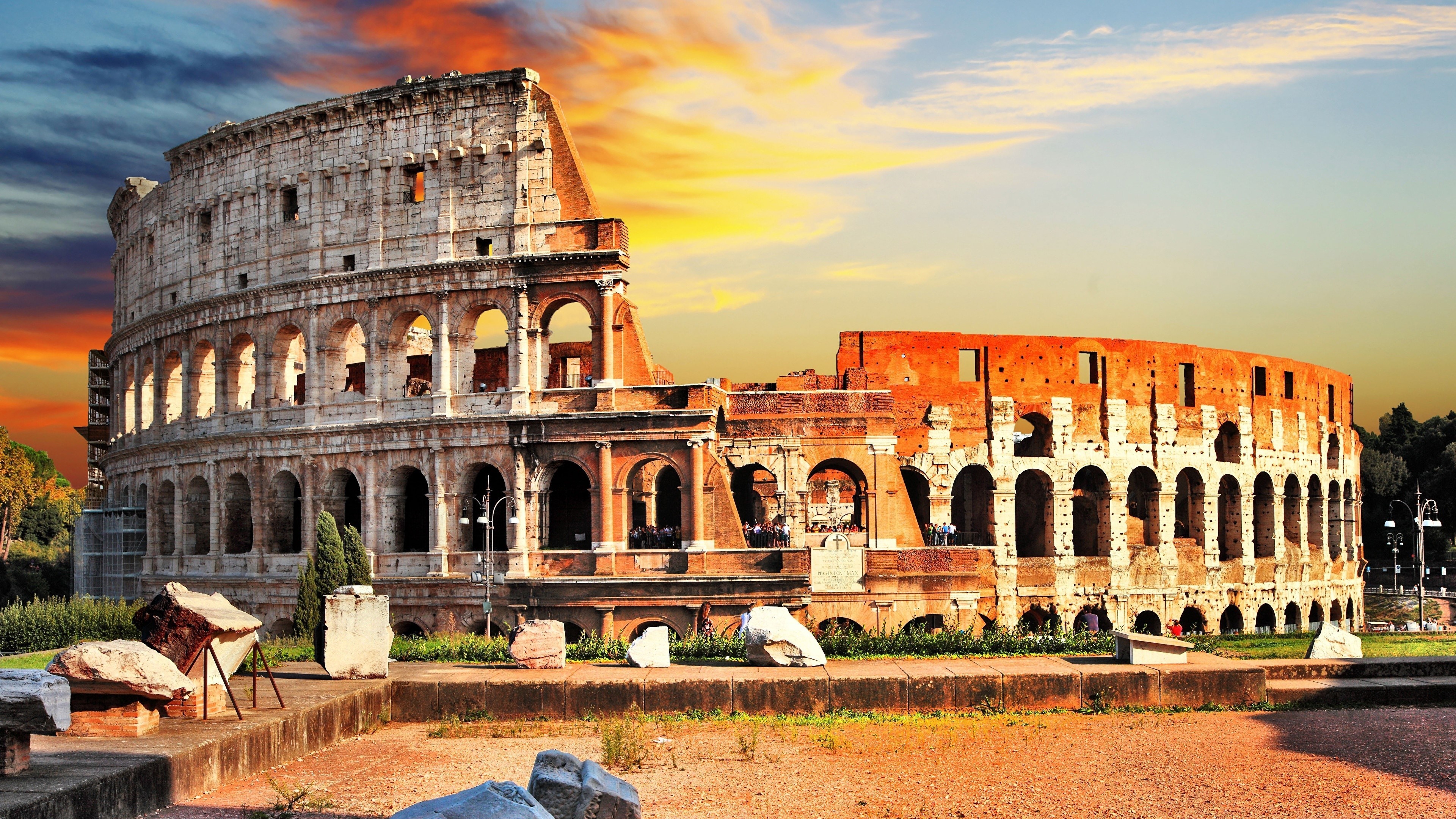 Colosseum Famous Tourist Place In Rome Italy 4k Wallpaper - Fondos De Pantalla Roma - HD Wallpaper 