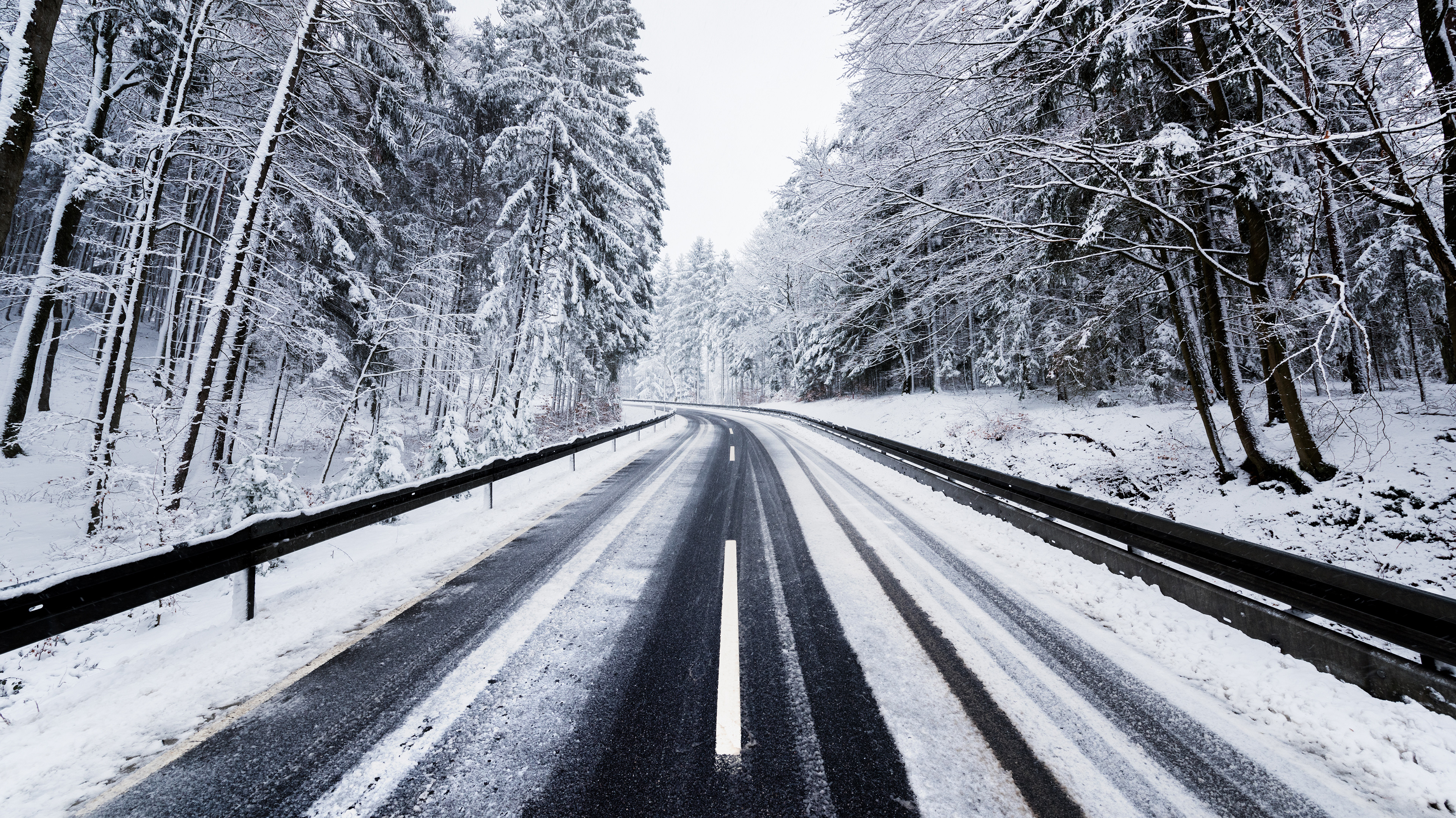 Winter Road Wallpaper Hd - HD Wallpaper 