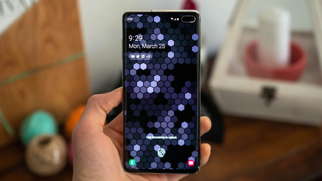 S10+ Hide Hole - HD Wallpaper 