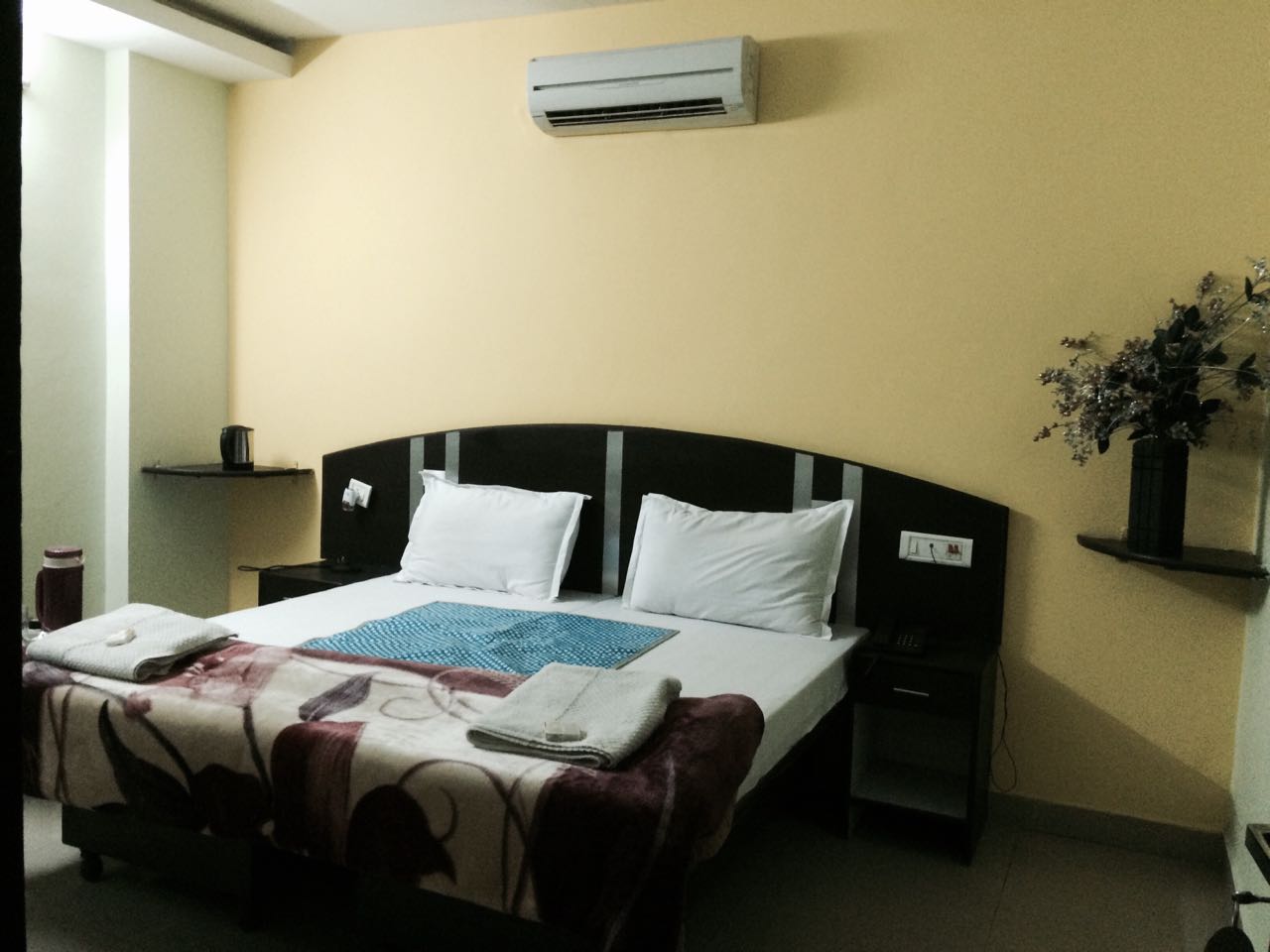 Bedroom - HD Wallpaper 